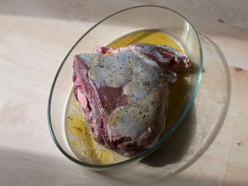 Photo de gigot d'agneau cru
