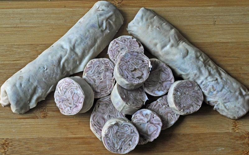 Photo d'andouillettes de Troyes, crues.