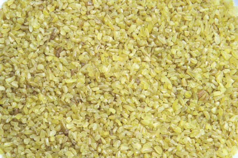 Photo de grains de boulgour de blé, crus.