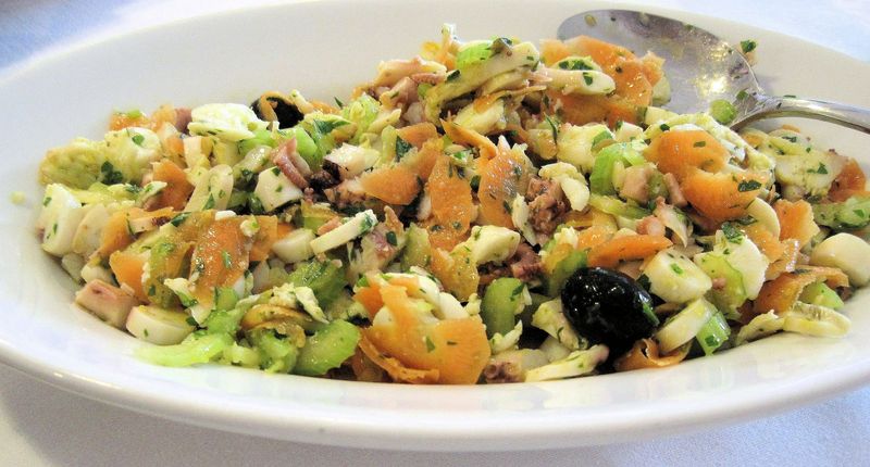 Photo de céleri-rave cuit et de fruits de mer