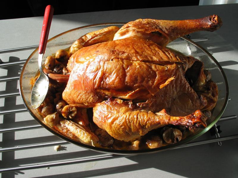 Chapon, viande et peau, rôti/cuit au four.