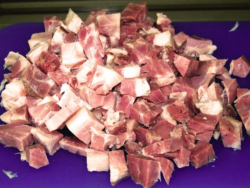 Dés, allumettes, râpé ou haché de jambon de volaille.