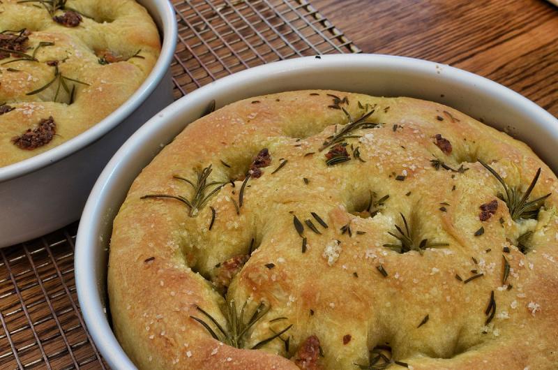 Focaccia, garnie.