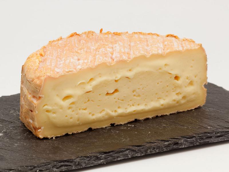   Fromage à pâte molle et croûte lavée, allégé environ 13% MG.