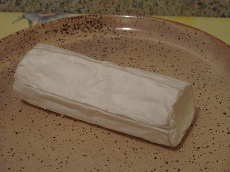 Fromage de chèvre bûche, allégé en matière grasse.