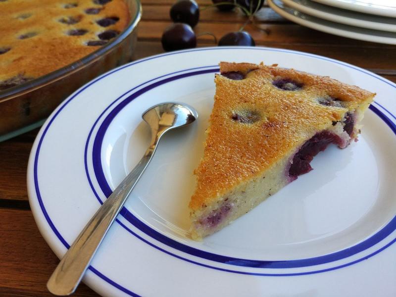 Gâteau moelleux aux fruits.
