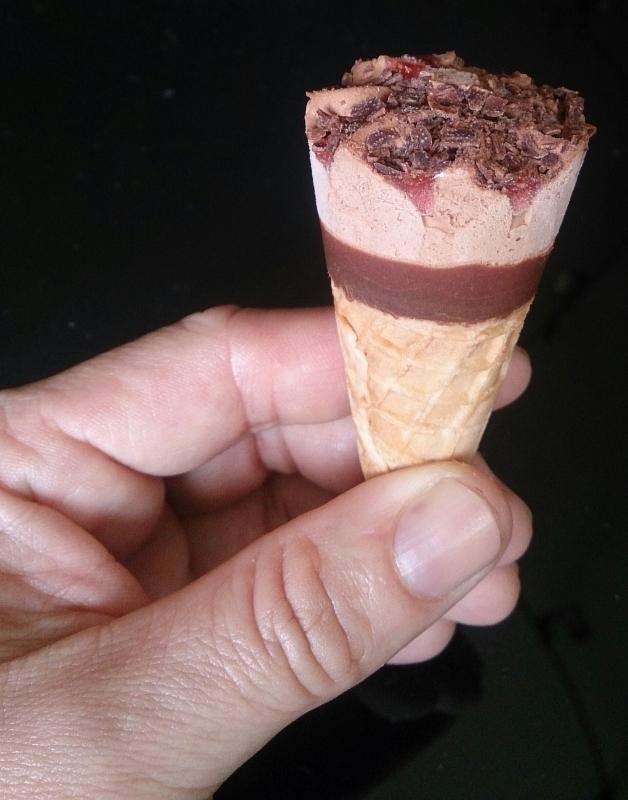 Glace ou crème glacée, mini cône.