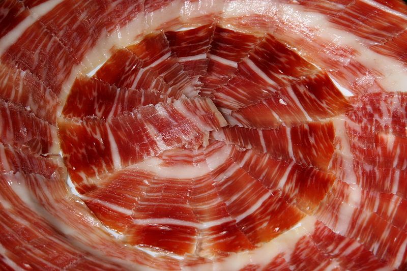 Photo de tranches de jambon cru