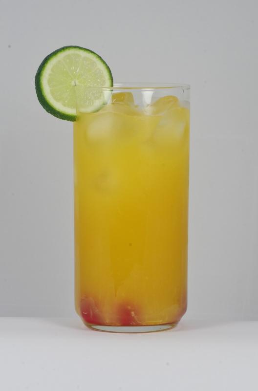 Jus de fruits, à base de concentré (aliment moyen).