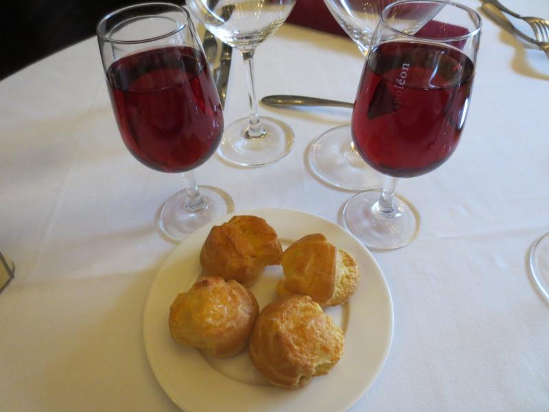 Kir (au vin blanc).