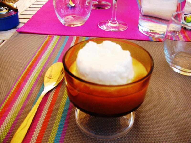 Lait de chèvre, entier, cru.