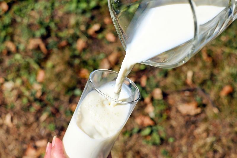 Lait demi-écrémé, pasteurisé.