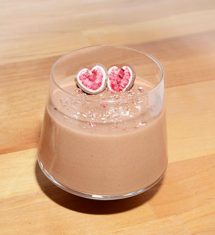 Photo de mousse au chocolat, que l'on trouve au rayon frais.