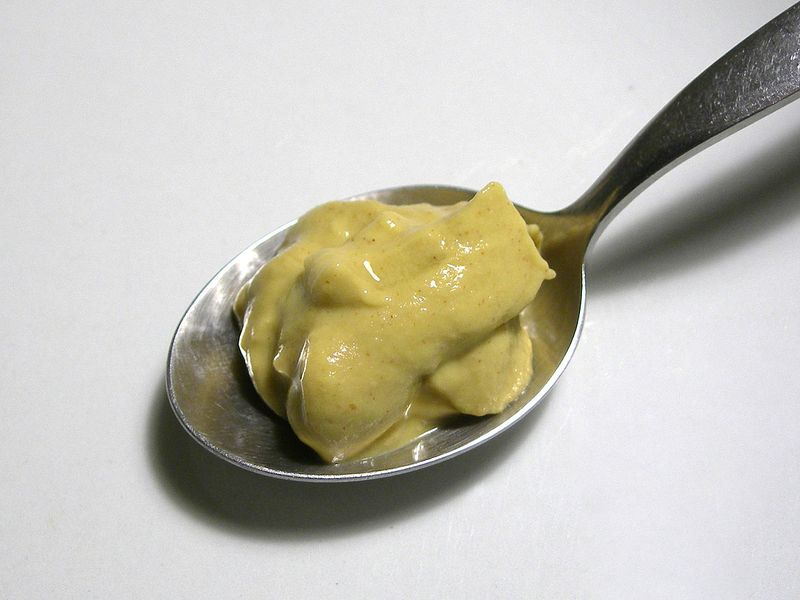 Photo d'une cuillère de moutarde