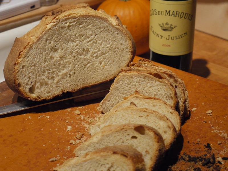 Photo de pain de campagne maison (avec farine pour machine à pain).