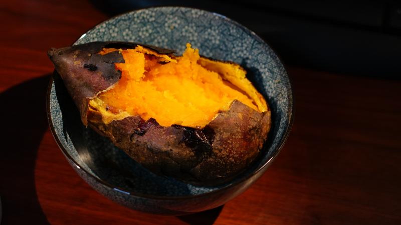 Photo d'une patate douce, cuite.