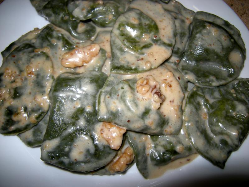 Pâtes fraîches farcies (ex : raviolis), aux légumes, cuites.