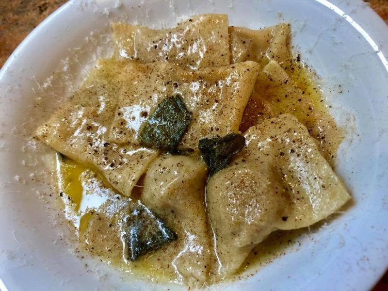 Pâtes fraîches farcies (ex : raviolis), cuites (aliment moyen).