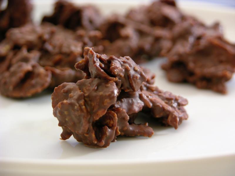Photo de pétales de blé chocolatés, enrichis en vitamines et minéraux.