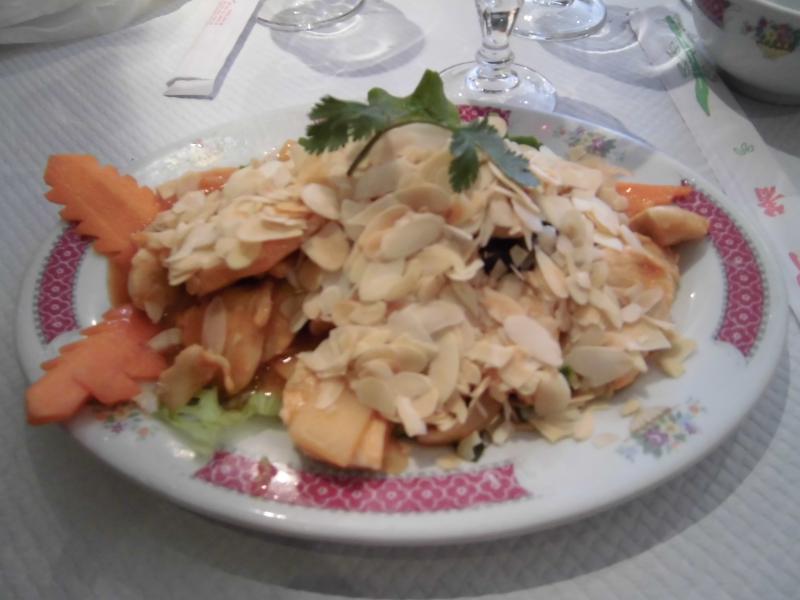 Poulet, poitrine, viande et peau, rôti/cuit au four.