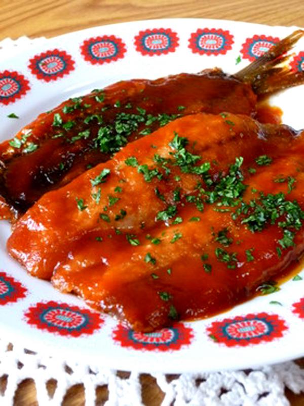 Sardines, sauce tomate, appertisées, égouttées.
