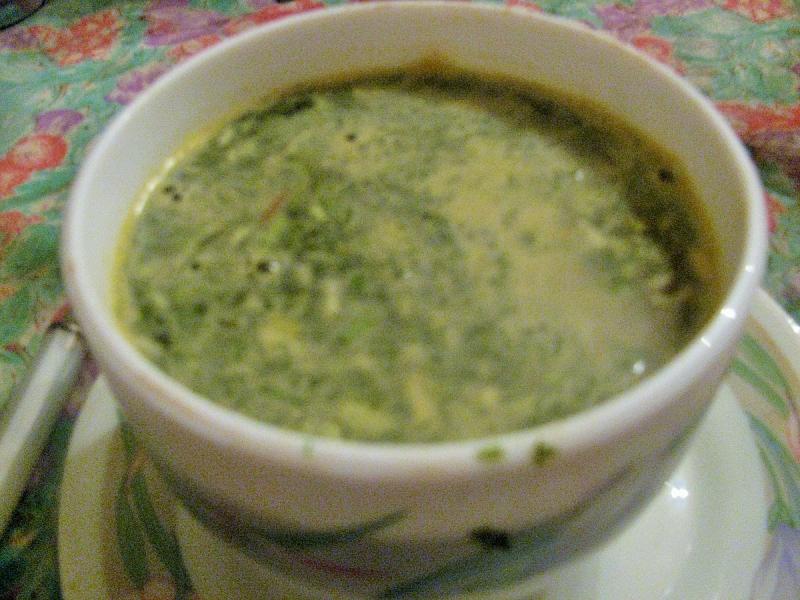 Soupe aux légumes verts, préemballée à réchauffer.