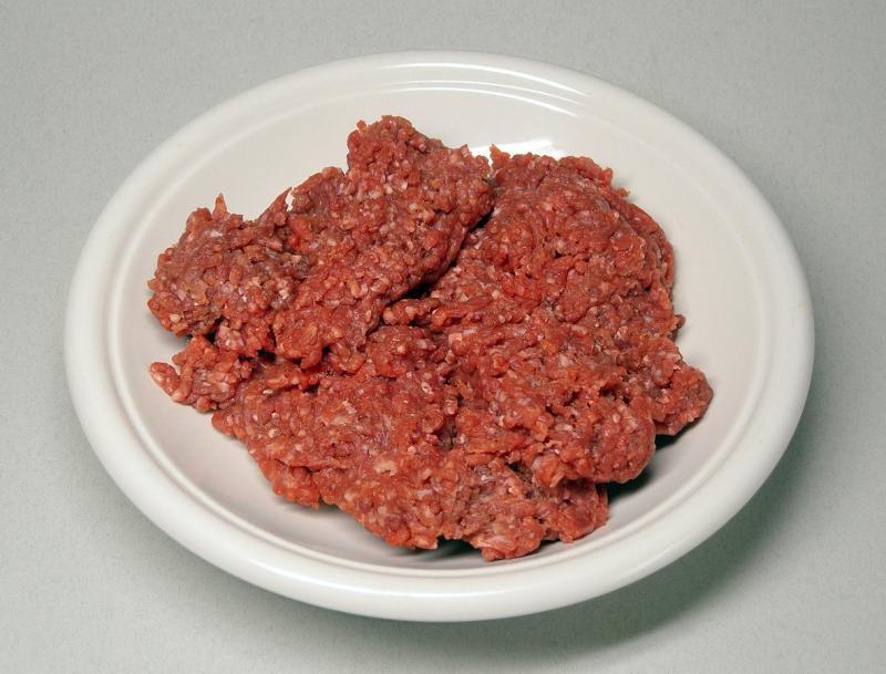 Bœuf, steak haché 5% MG, cru.