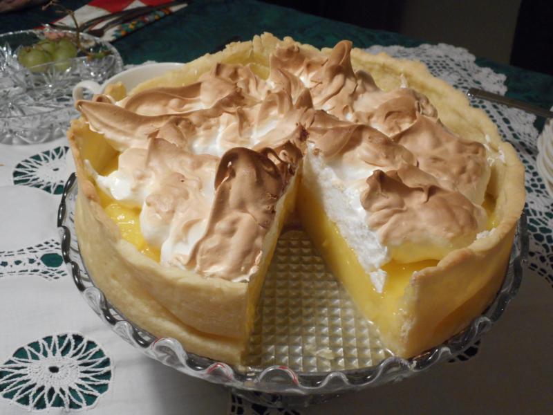 Photo d'une tarte au citron meringuée.