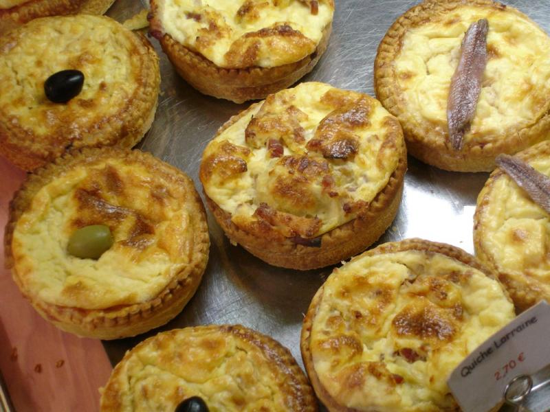 Tarte ou quiche salée (aliment moyen).