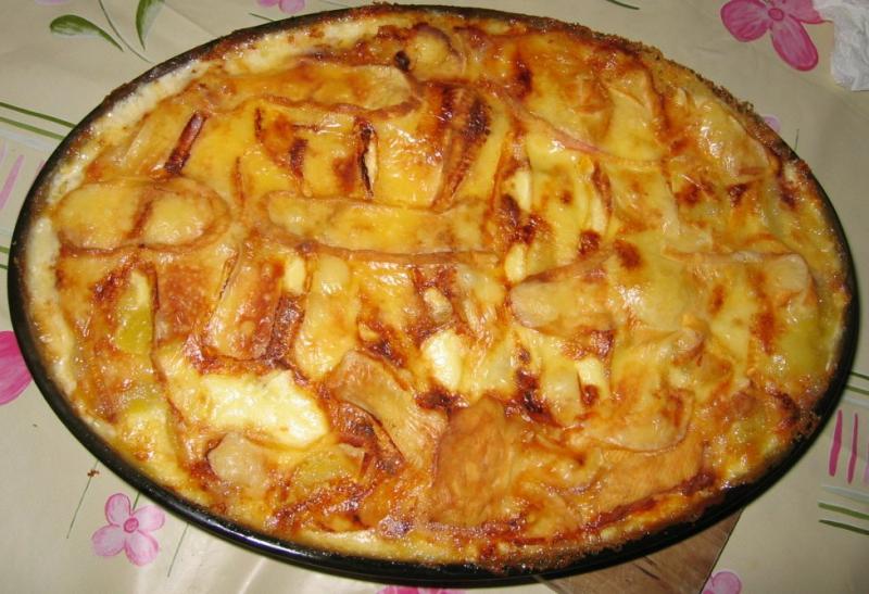 Plat de tartiflette.