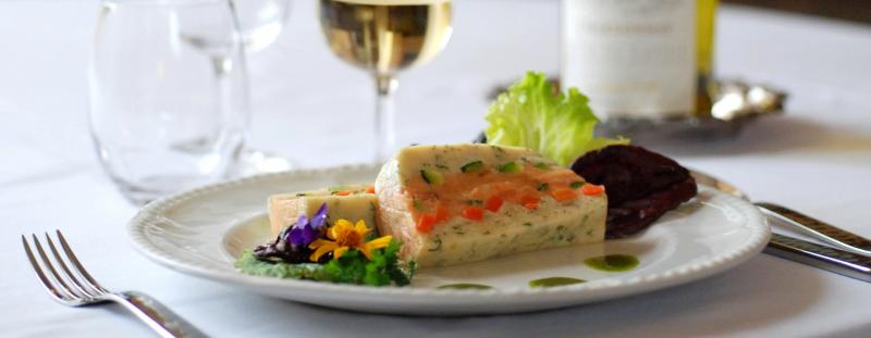 Photo d'une part de terrine de légumes.