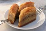  image de l'aliment Baklava ou Baklawa (pâtisserie orientale aux amandes et sirop)