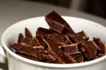  image de l'aliment Chocolat noir à moins de 70% de cacao, à croquer, tablette