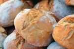  image de l'aliment Pain, baguette ou boule, bis (à la farine T80 ou T110) 