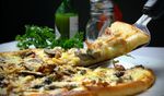  image de l'aliment Pizza jambon fromage champignons ou pizza royale, reine ou regina