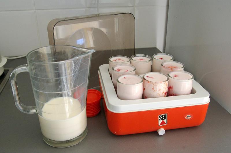 Yaourt, lait fermenté ou spécialité laitière, aromatisé, sucré, à la crème.