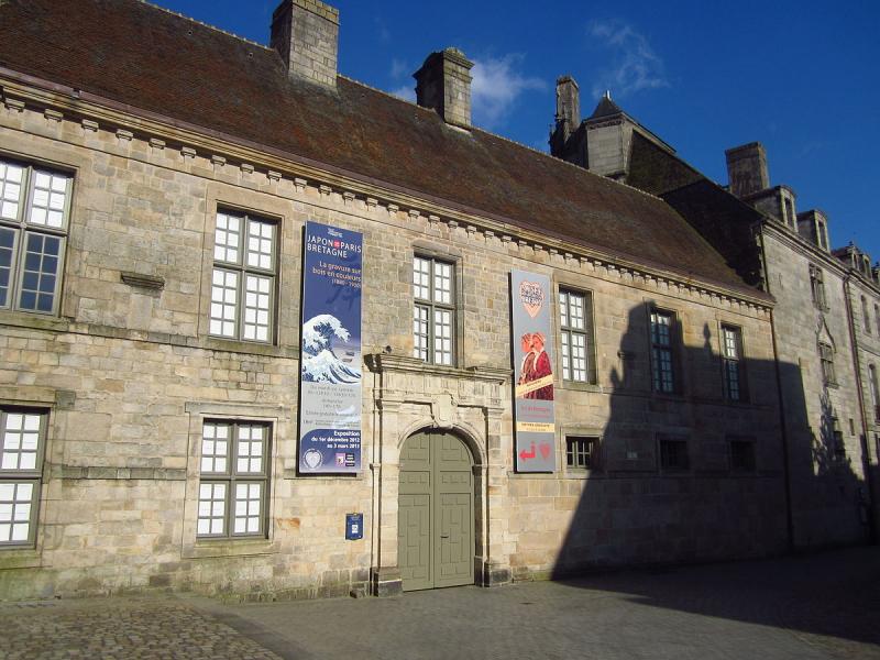   Musée Départemental Breton.