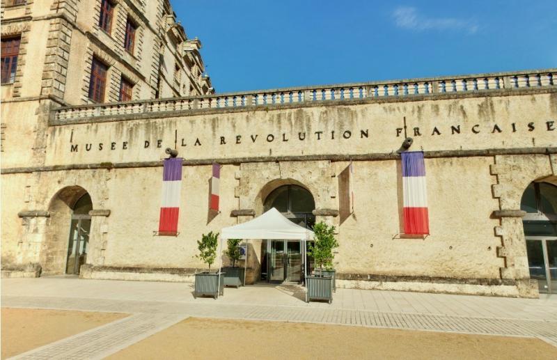   Musée Départemental de la Révolution Française.