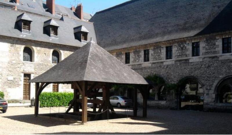   Musée du Compagnonnage.
