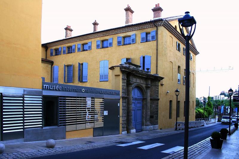 Musée International de la Parfumerie.