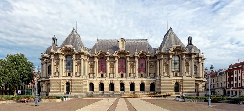 La façade du Palais des Beaux-Arts de Lille, France.