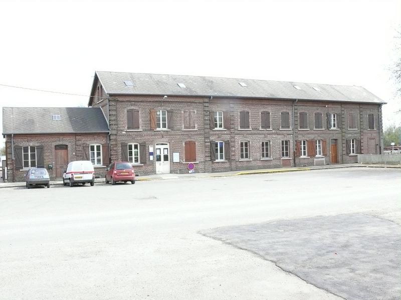      La gare d'Abancourt,  avant sa rénovation de 2008.