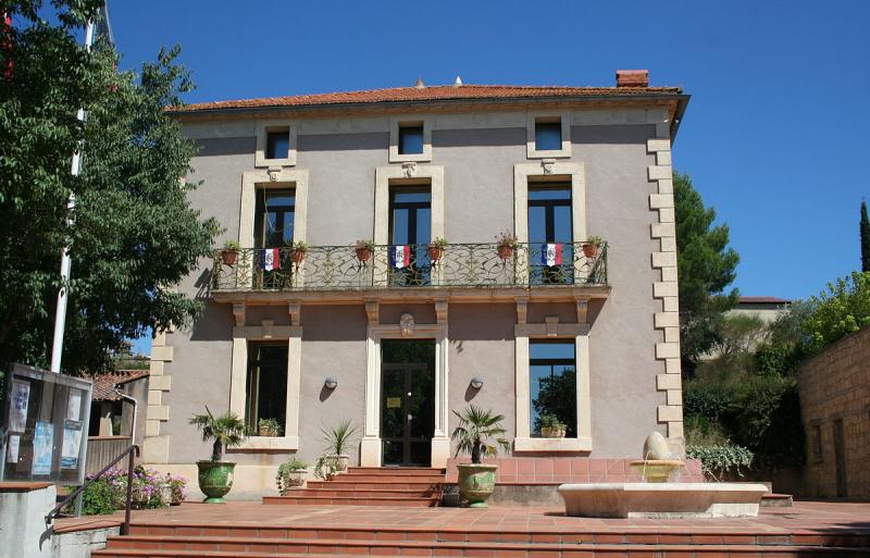 La Mairie d'Abeilhan.