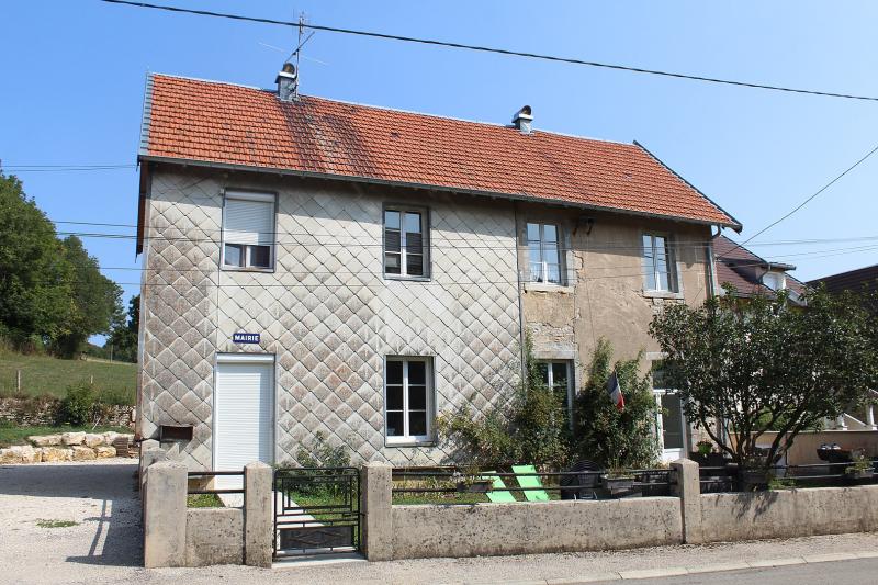 Mairie d' Abergement-lès-Thésy.