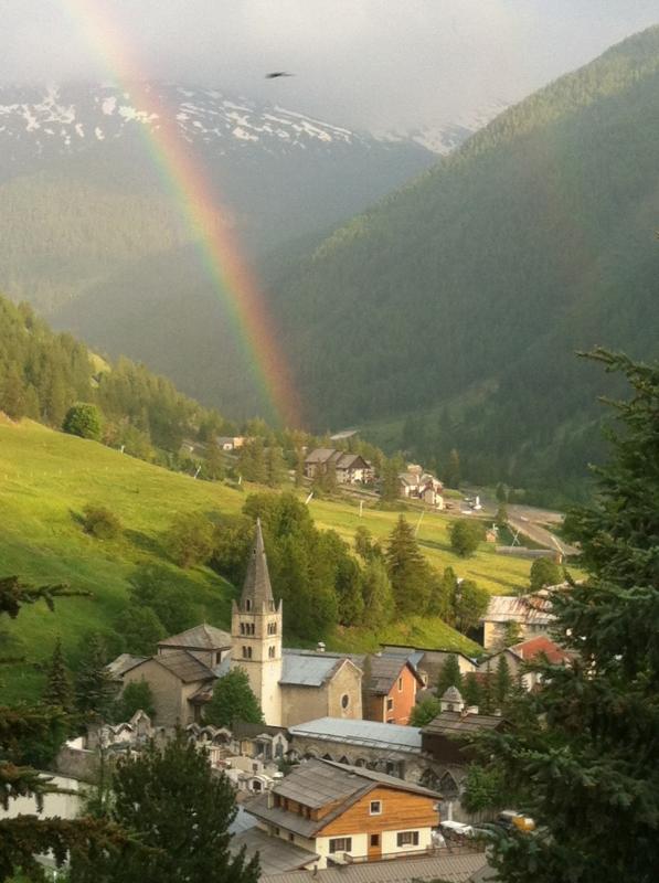 Un arc-en-ciel sur Abriès.