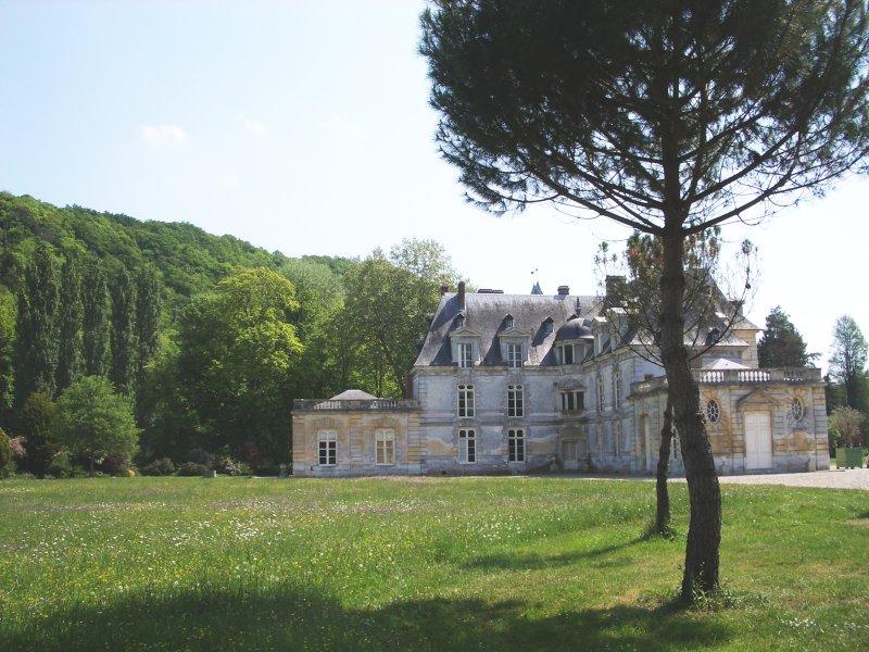 Le château d'Acquigny.