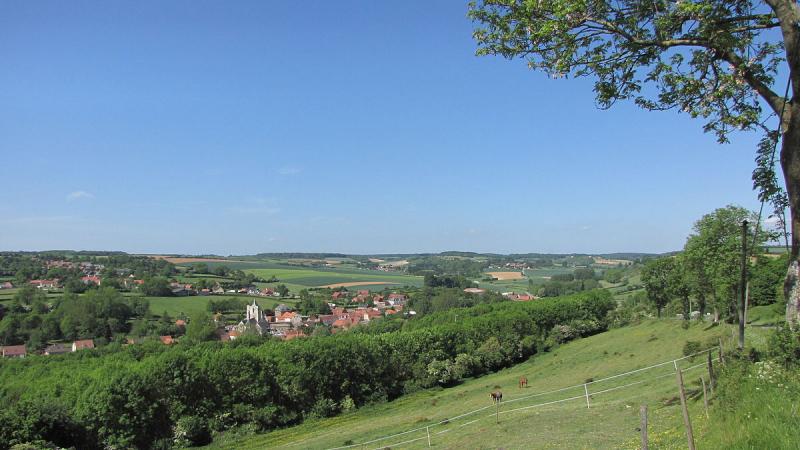 Le bourg d'Aquin.