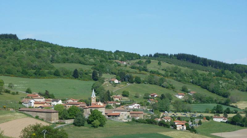 Vue sur le village d'Affoux.