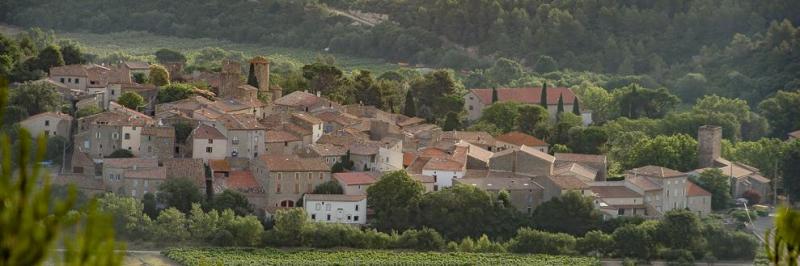 Photo d'une vue de la ville d'Agel.
