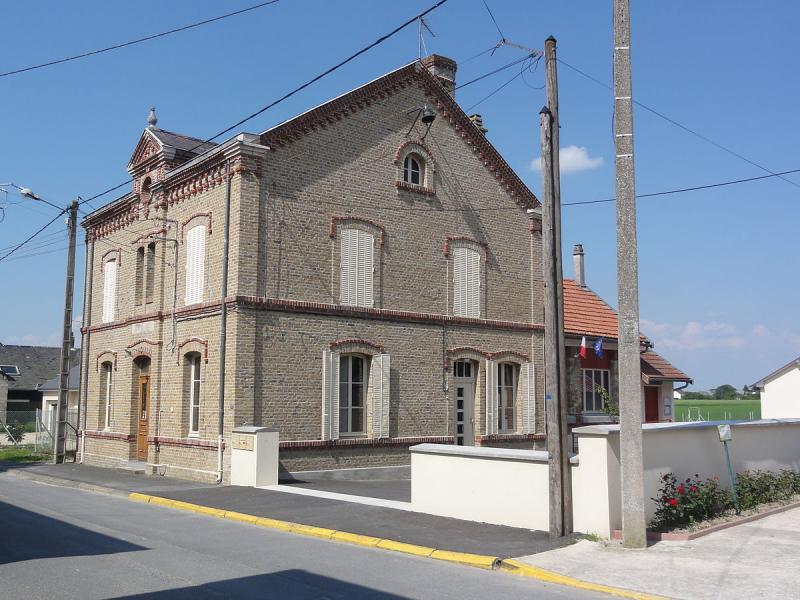 Mairie de la commune d'Aire, dans le département des Ardennes .